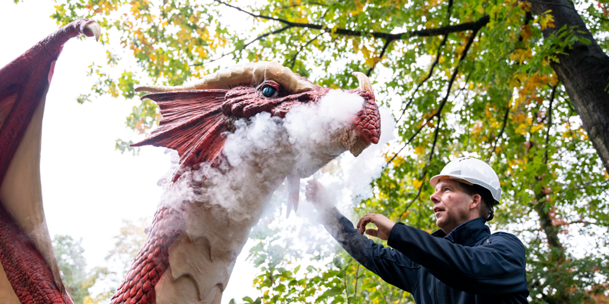 Giant dragon as crowning glory